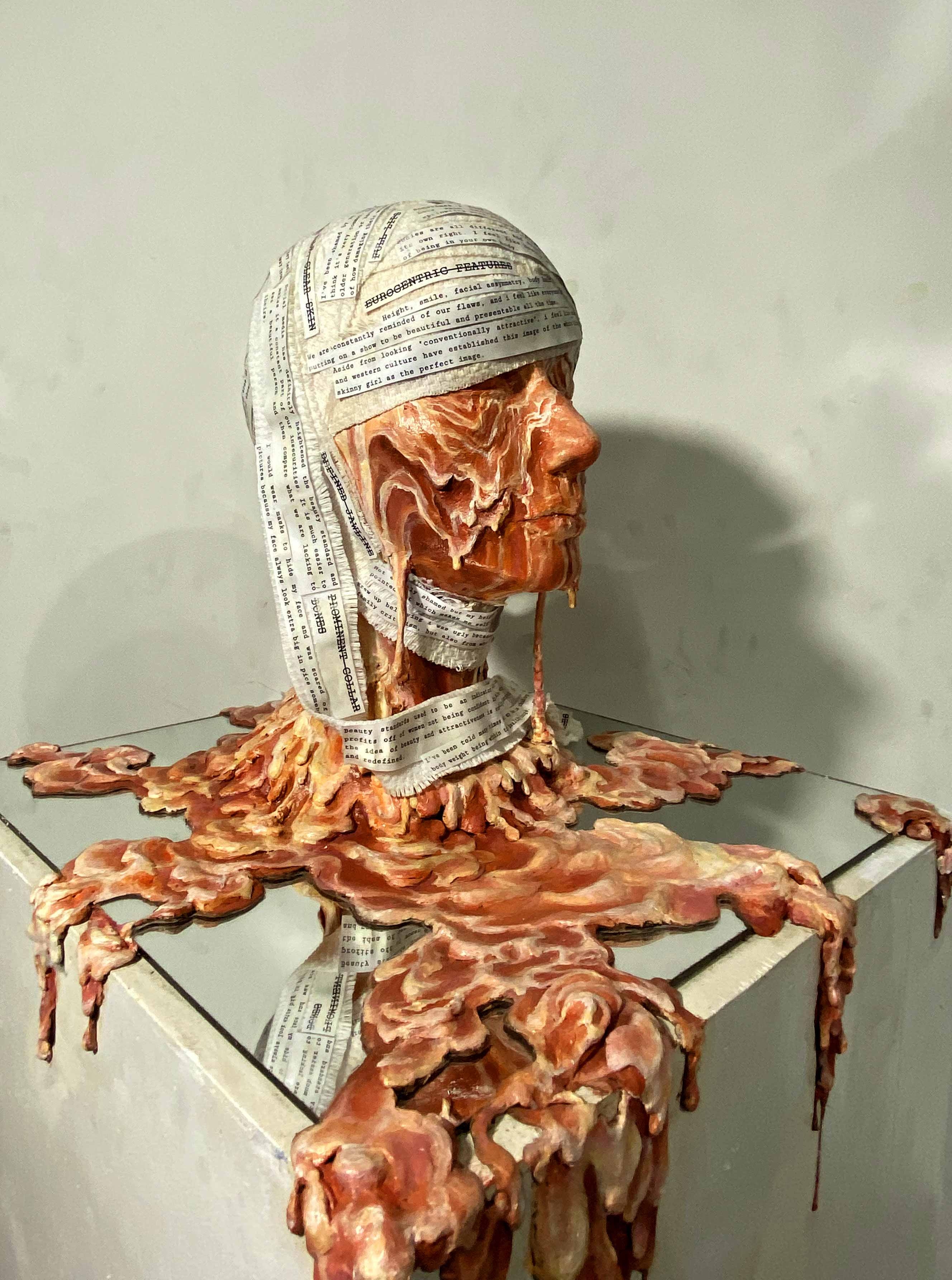 Vinschool tổ chức triển lãm “Thầm Thì” – Lời tự sự của tâm hồn giới trẻ vinschool to chuc trien lam tham thi loi tu su cua tam hon gioi tre