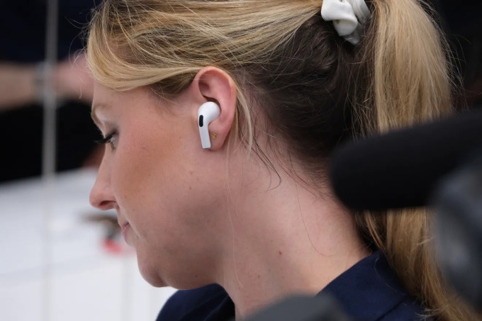 airpods pro the he hai tang gap doi kha nang khu on