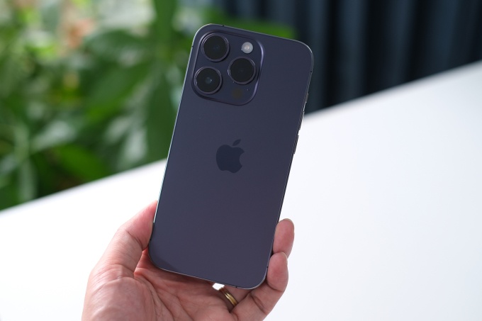 iphone 14 pro max xach tay giam 5 trieu dong sau bon ngay