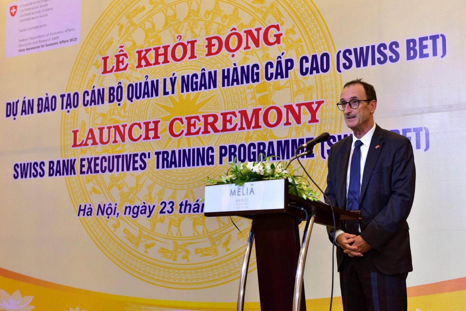 ho tro dao tao can bo quan ly ngan hang cap cao