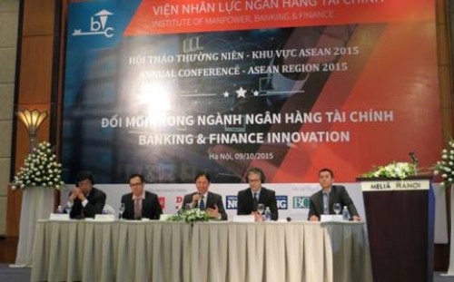 Đổi mới trong ngành Ngân hàng Tài chính Đổi mới trong ngành Ngân hàng Tài chính