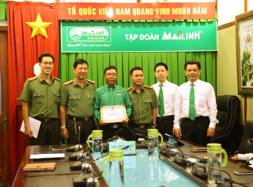 Dũng cảm bắt cướp, nhân viên Mai Linh được công an khen thưởng