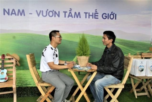 Vinamilk tư vấn cho sinh viên trong “Ngày hội việc làm Bách Khoa 2017”