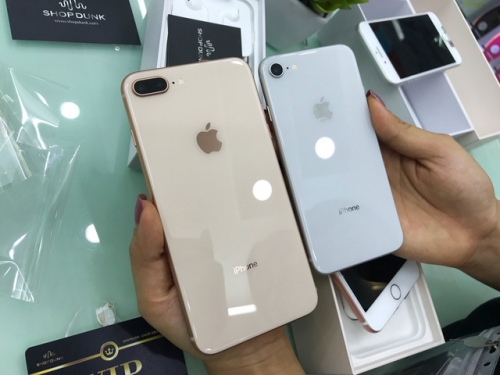 iPhone 8 Plus chính hãng ra mắt vẫn ế ẩm, hàng xách tay giảm mạnh iPhone 8 Plus chính hãng ra mắt vẫn ế ẩm, hàng xách tay giảm mạnh