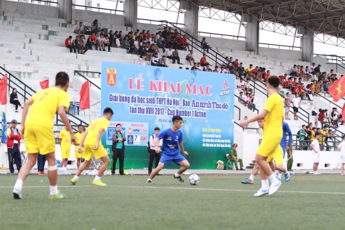 Tưng bừng khai mạc giải bóng đá học sinh Hà Nội tranh Cup Number 1 Active