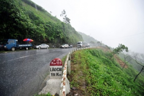 Nâng cấp Quốc lộ 4D đoạn Thác Bạc-Sa Pa