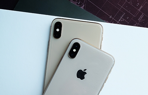 Miếng dán biến iPhone X thành iPhone Xs giá 150.000 đồng Miếng dán biến iPhone X thành iPhone Xs giá 150.000 đồng