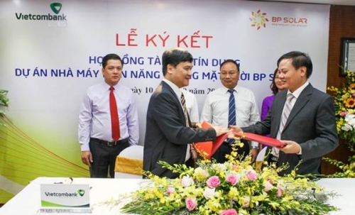 Vietcombank ký Hợp đồng tín dụng Dự án Nhà máy điện mặt trời BP Solar1 Vietcombank ký Hợp đồng tín dụng Dự án Nhà máy điện mặt trời BP Solar1