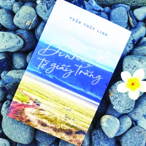 Người làm đẹp cho hoa