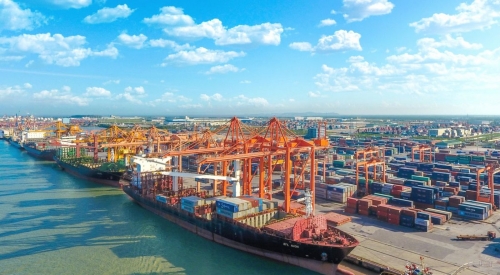 Nỗ lực hơn nữa để nền kinh tế cán đích Nỗ lực hơn nữa để nền kinh tế cán đích