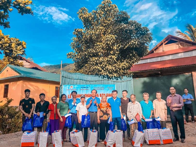 Eximbank trao tặng nhà tình nghĩa tại huyện Kỳ Sơn, Nghệ An eximbank trao tang nha tinh nghia tai huyen ky son nghe an