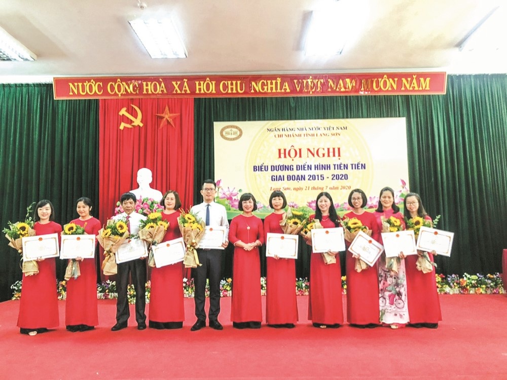 nganh ngan hang tinh lang son khong ngung day manh cac phong trao thi dua yeu nuoc