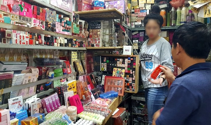 Mỹ phẩm rởm “phù phép” thành hàng hiệu my pham rom phu phep thanh hang hieu