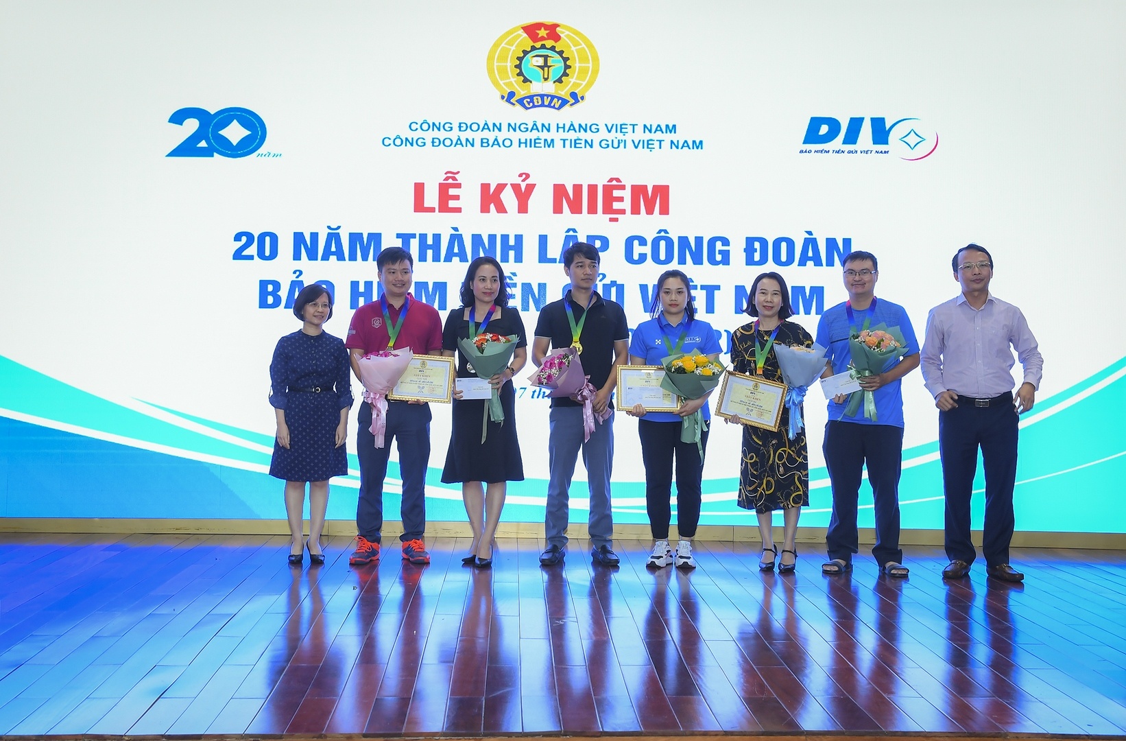 cong doan bao hiem tien gui viet nam chang duong 20 nam day tu hao