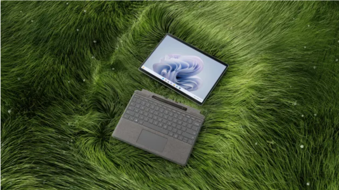 microsoft ra bo ba surface gia nghin usd