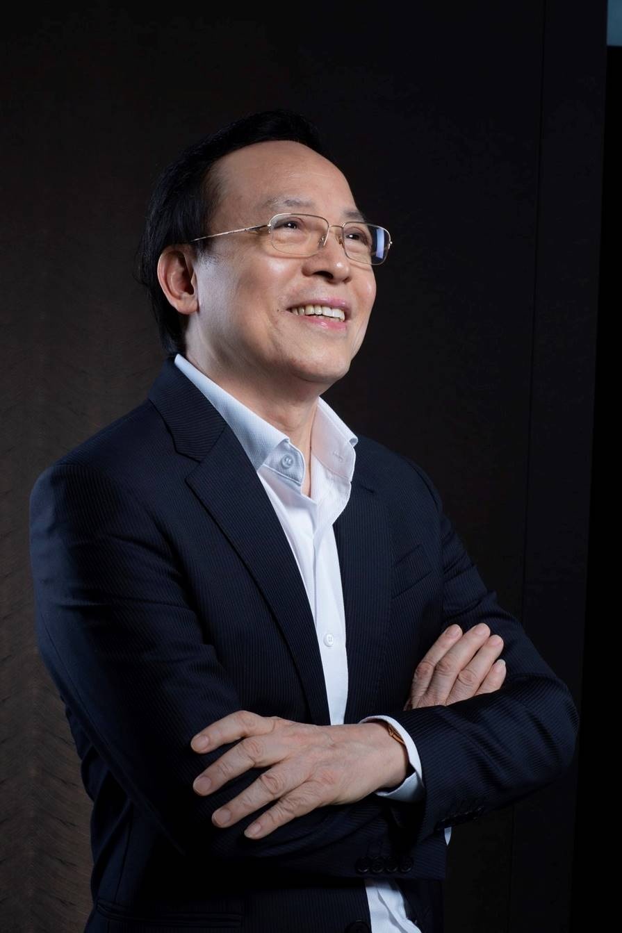 do minh phu nghe nhan deo ngoc cho doi