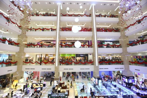 Cơ hội mua hàng hiệu giảm giá 50% tại Vincom Center Nguyễn Chí Thanh