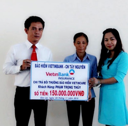 VBI chi trả tiền bồi thường cho khách hàng tại Gia Lai