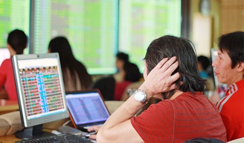 Chứng khoán chiều 14/11: Tâm điểm cổ phiếu ROS