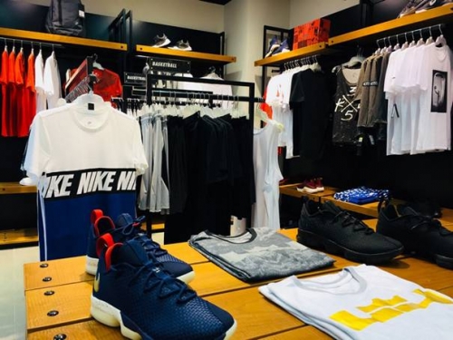 Khai trương Nike Hàng Bông – không gian dành riêng cho tín đồ bóng rổ Khai trương Nike Hàng Bông – không gian dành riêng cho tín đồ bóng rổ