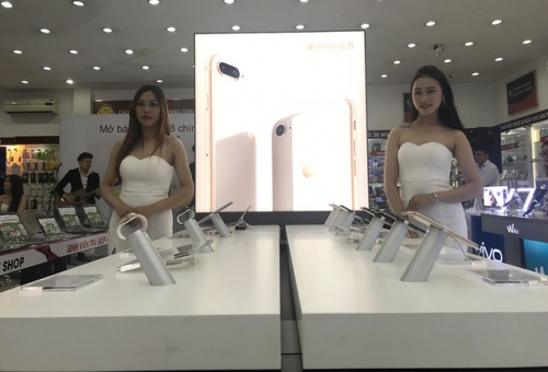 Mở bán iPhone 8 chính hãng: “Tưởng ế” hóa ra lại bán tốt Mở bán iPhone 8 chính hãng: “Tưởng ế” hóa ra lại bán tốt