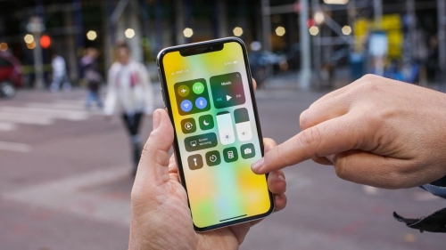 Tim Cook: Chỉ cần nhịn vài cốc cà phê mỗi tuần là mua được iPhone X