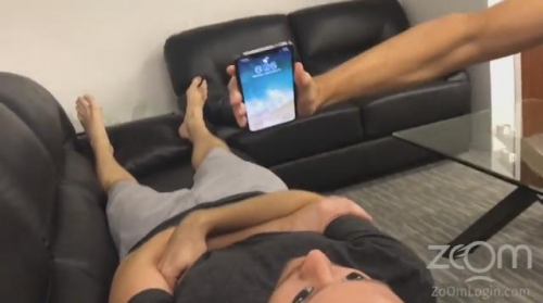 Sau khi bị Bkav qua mặt, tới lượt FaceID trên iPhone X bị “lừa” mở khóa khi người dùng đang ngủ Sau khi bị Bkav qua mặt, tới lượt FaceID trên iPhone X bị “lừa” mở khóa khi người dùng đang ngủ