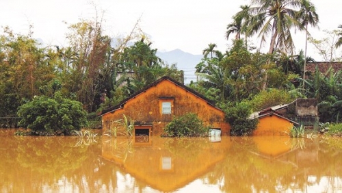 Chung tay khắc phục hậu quả bão số 12