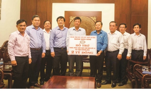 Chung tay khắc phục hậu quả bão số 12