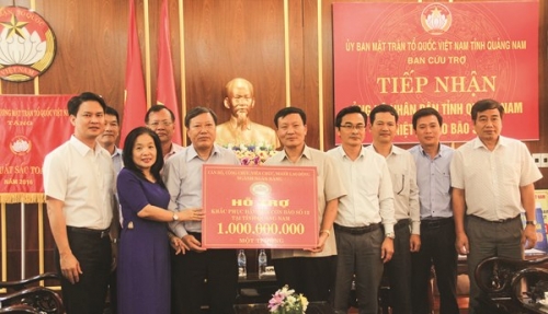 Chung tay khắc phục hậu quả bão số 12