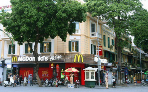 McDonald’s Hàng Bài chính thức khai trương McDonald’s Hàng Bài chính thức khai trương