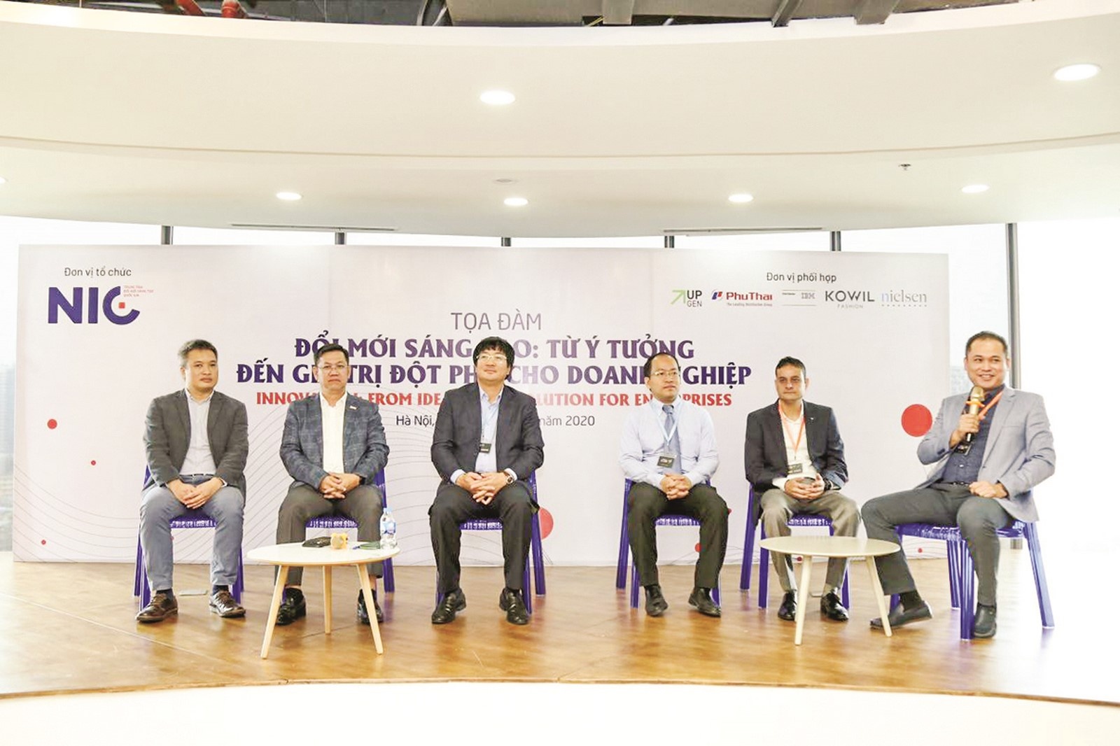 doi moi sang tao diem tua giup doanh nghiep vuc day sau dich