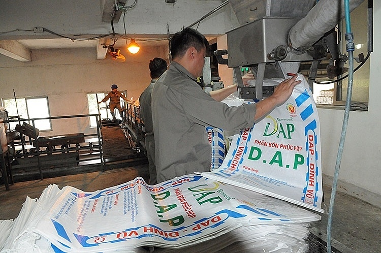 doanh nghiep phan bon mong cho duoc tang thue