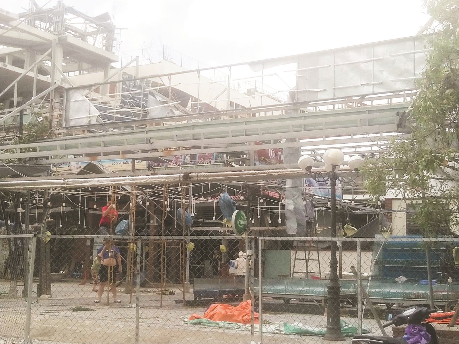 on dinh thi truong vat lieu xay dung