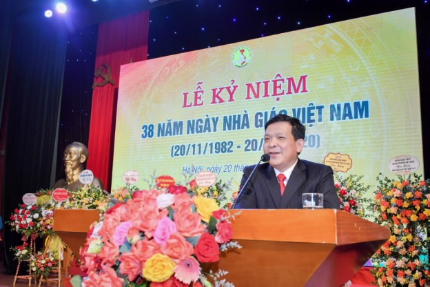 hoc vien ngan hang ky niem 38 nam ngay nha giao viet nam 2011