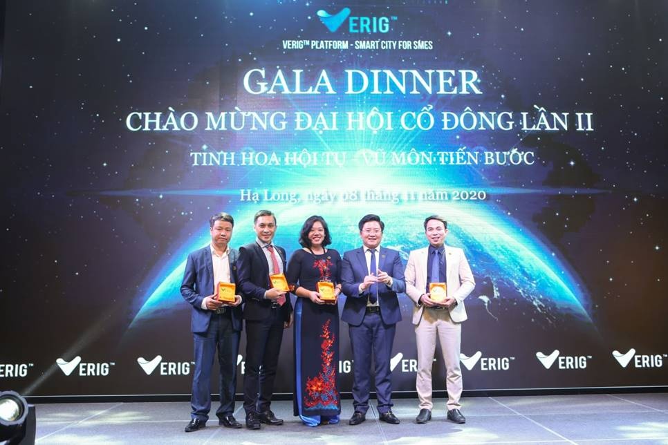 verig chuyen doi mo hinh hoat dong sang holding