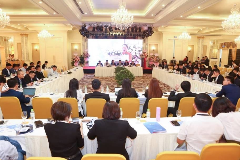 verig chuyen doi mo hinh hoat dong sang holding