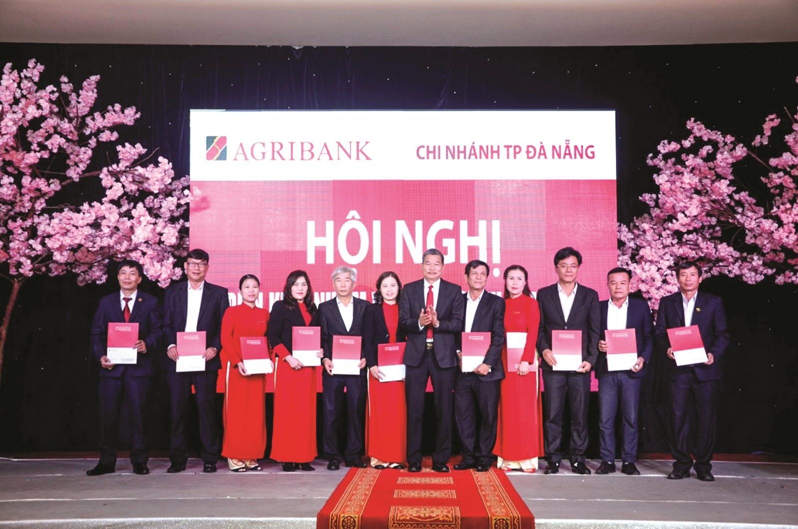 thi dua de phat trien ben vung