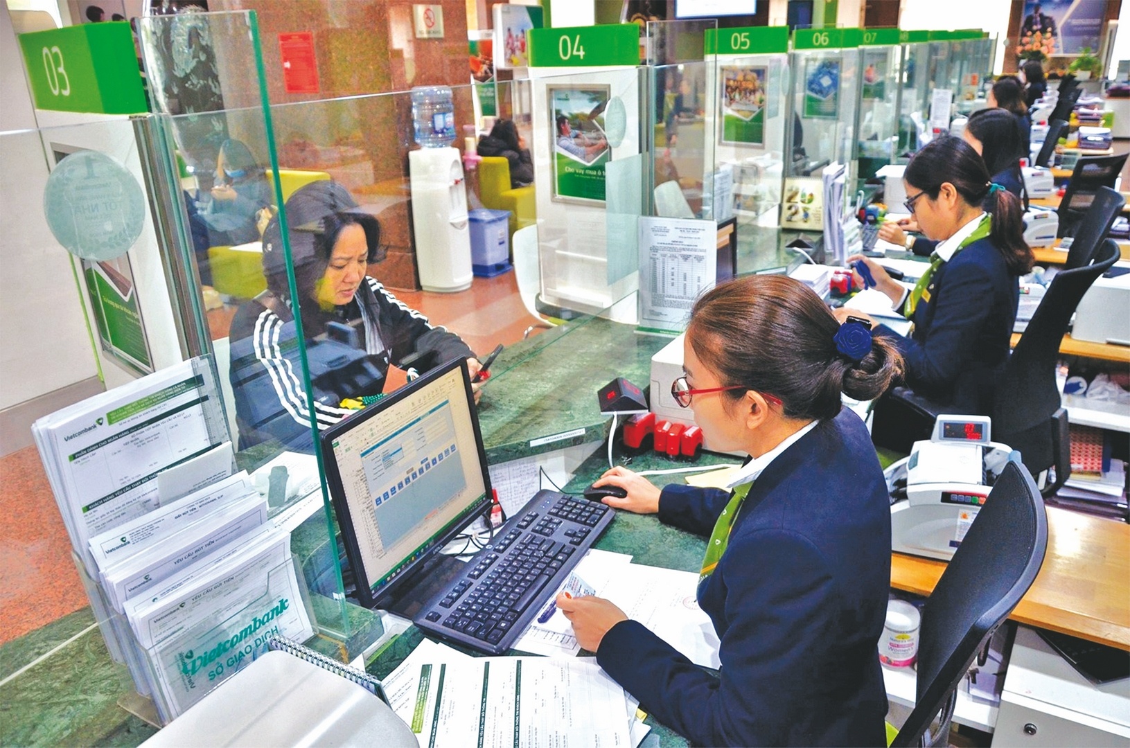 Tăng vốn cho các ngân hàng thương mại nhà nước: Việc làm cần thiết tang von cho cac ngan hang thuong mai nha nuoc viec lam can thiet