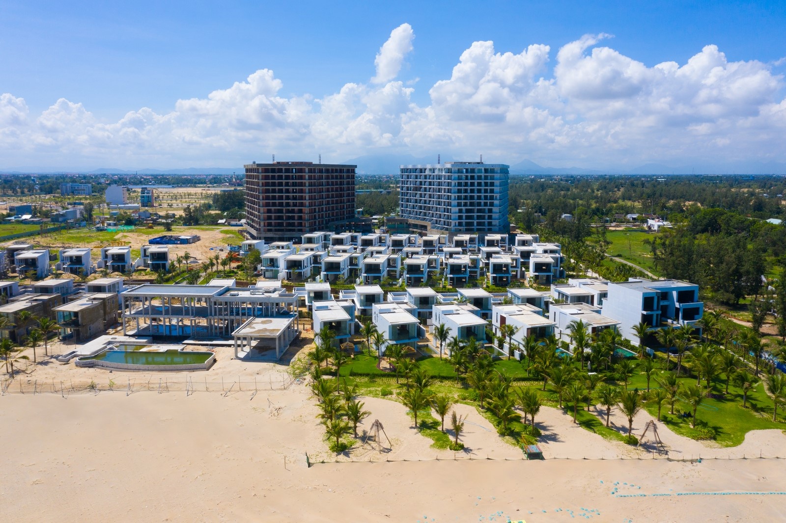 chiem nguong dien mao moi cua shantira beach resort spa