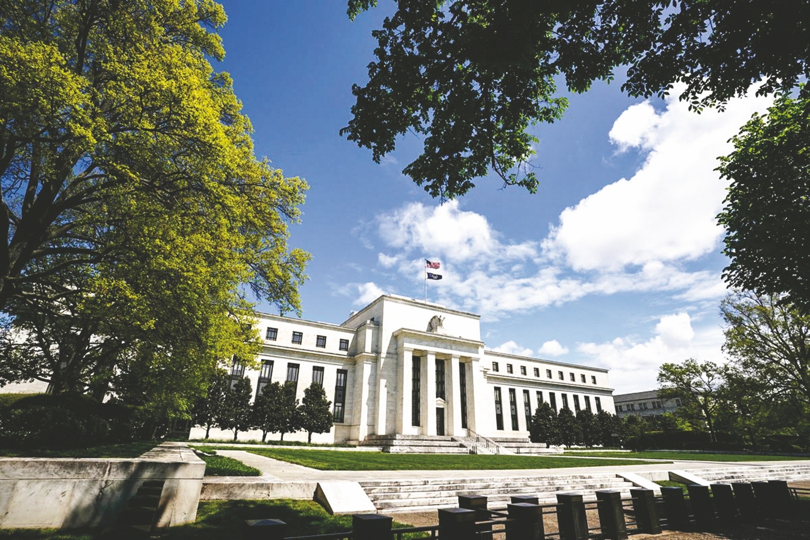 chiec ghe chu tich fed se ve tay ai