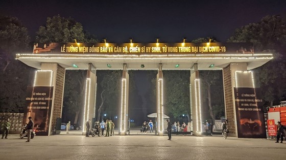 le tuong niem dong bao tu vong va can bo chien si hy sinh trong dai dich covid 19