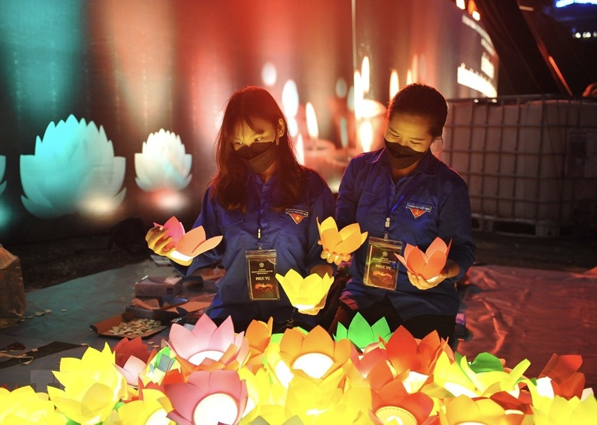 thap nen tuong niem nan nhan tu vong trong dai dich covid 19