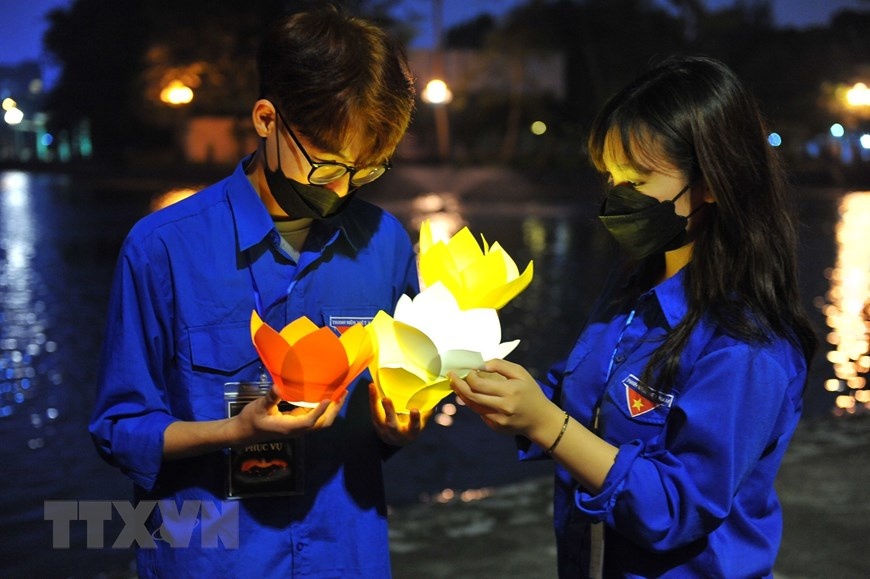 thap nen tuong niem nan nhan tu vong trong dai dich covid 19