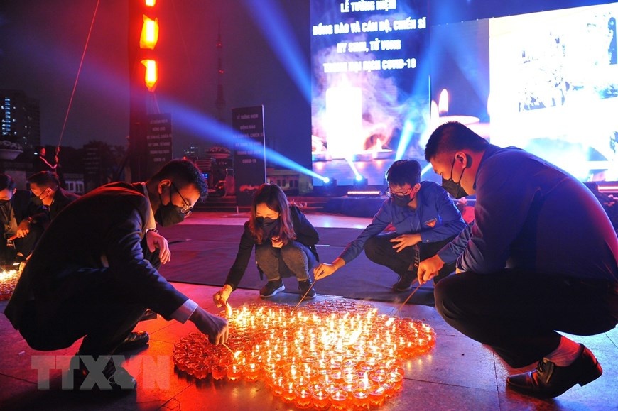 thap nen tuong niem nan nhan tu vong trong dai dich covid 19