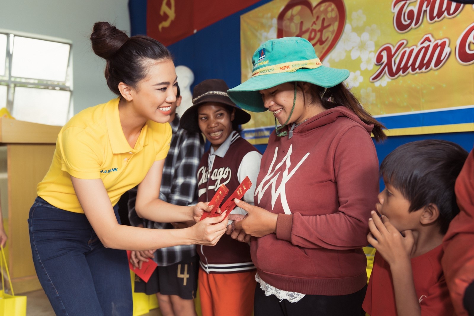 nam a bank dong hanh cung kim duyen da i die n vie t nam ta i dau truong miss universe 2021