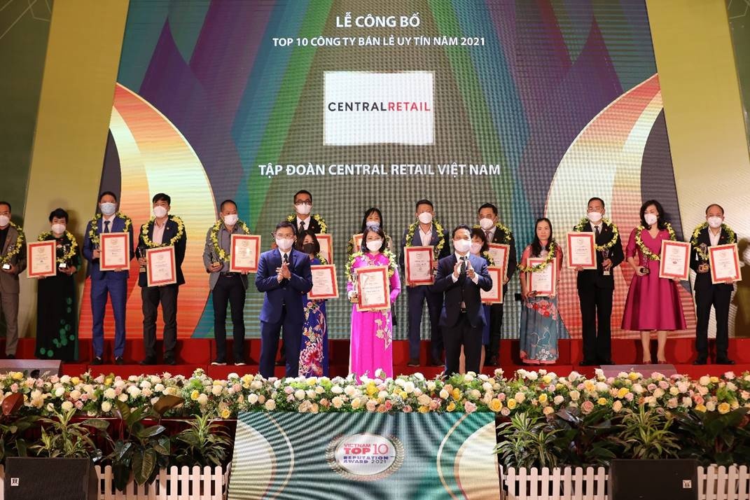 Central Retail đoạt vị trí quán quân Top 10 công ty uy tín ngành Bán lẻ năm 2021 central retail doat vi tri quan quan top 10 cong ty uy tin nganh ban le nam 2021