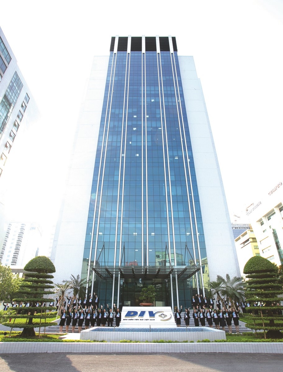 23 nam tham lang bao ve nguoi gui tien