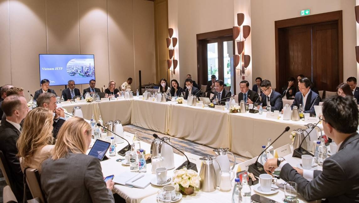 standard chartered cam ket ho tro viet nam thu hut von ung pho bien doi khi hau