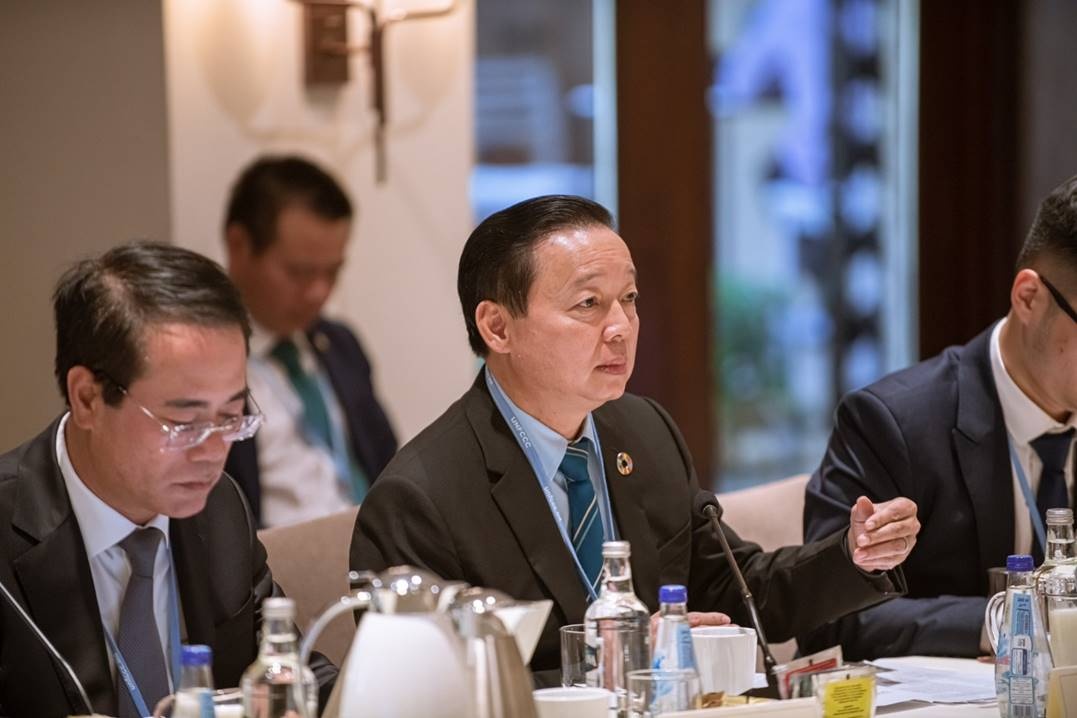 standard chartered cam ket ho tro viet nam thu hut von ung pho bien doi khi hau